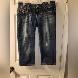Maurices Cropped Distressed Denim Size 9/10
